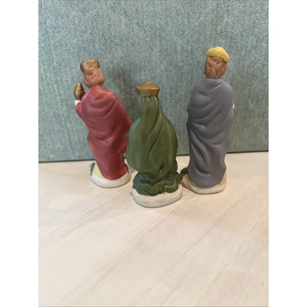 Nativity‎ Set 6 Porcelain Figurines Baby Jesus Mary Joseph Shephard Wisemen EUC